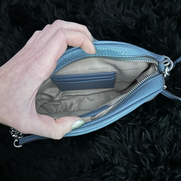 Micheal Kors Blue Leather Purse - Picture 7 of 12